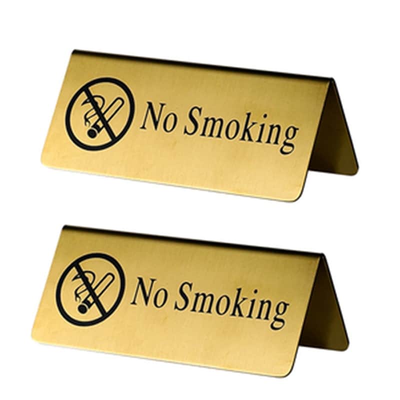 No-Smoking kyltti pöytään/penkkiin - kultaa