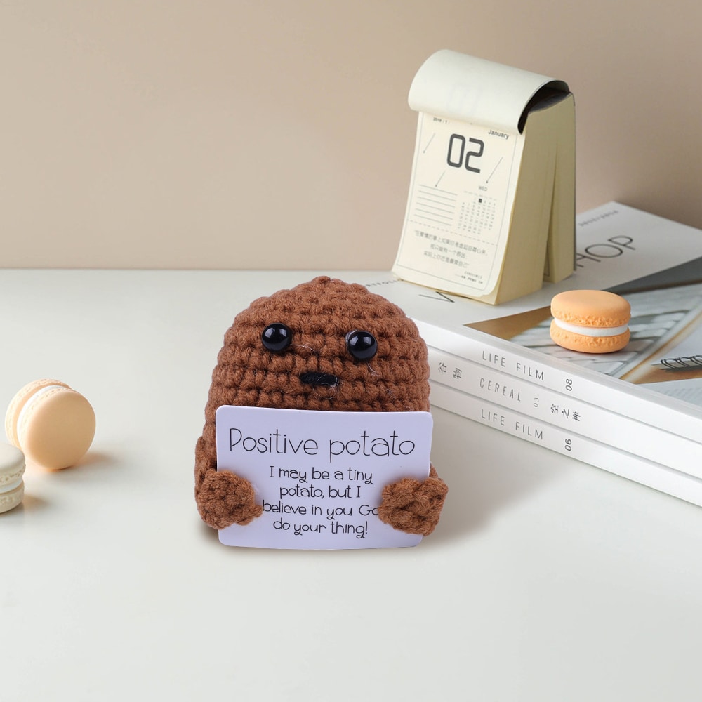 Positive Potato – neulottu perunahahmo motivoivalla viestillä