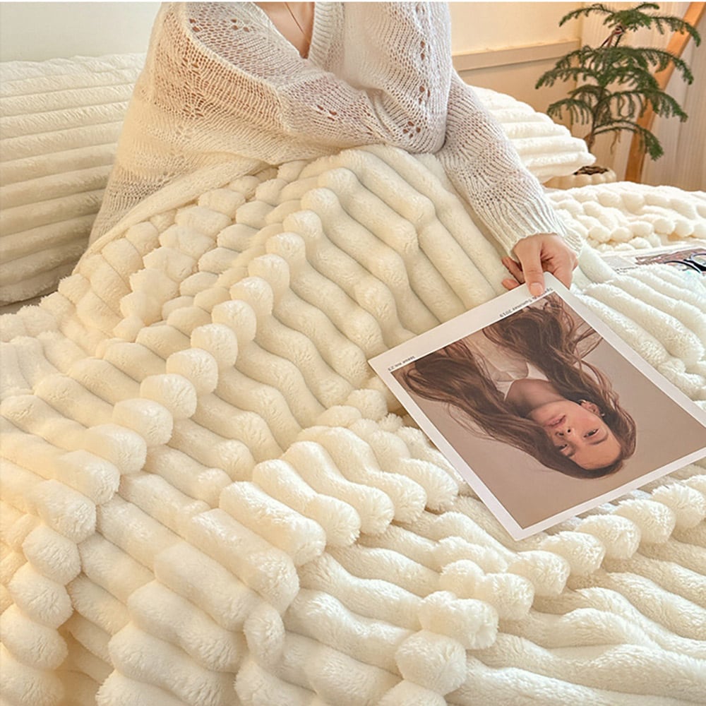Suuri torkkupeitto 200 x 230 cm / rabbit fleece -peitto / pehmeä sohvapeitto / luonnonvalkoinen sängynpeitto