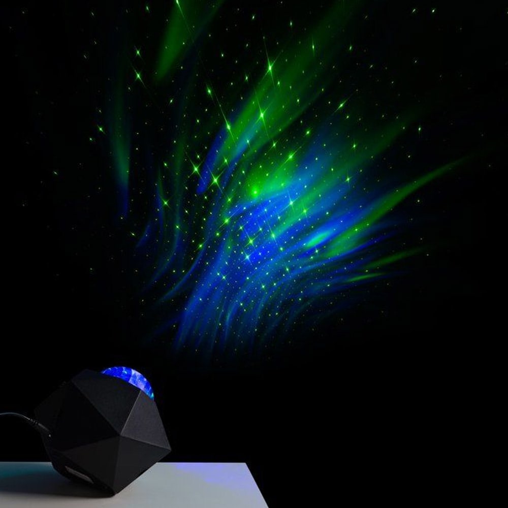 Projektorilamppu revontulilla / Aurora Borealisilla