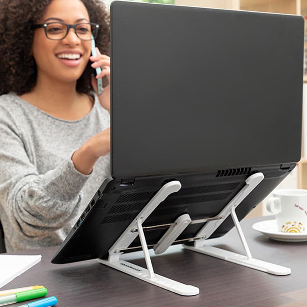 Säädettävä ja kokoontaitettava kannettavan tietokoneen jalusta 10-17"