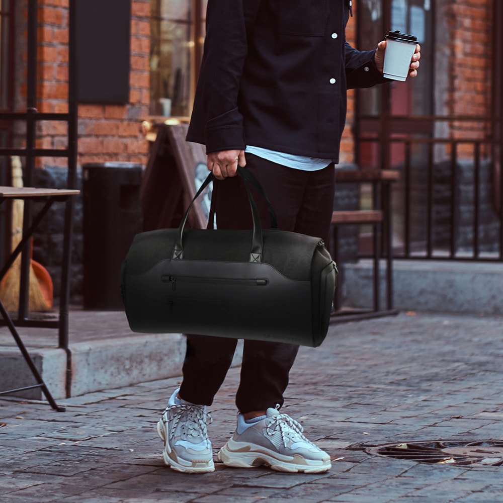 Wozinsky Matkalaukku, jossa on kenkäosasto 45L - Musta