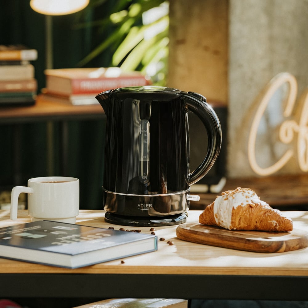 Vedenkeitin 1,7L kalkkisuodattimella ja automaattisella sammutuksella - Svart