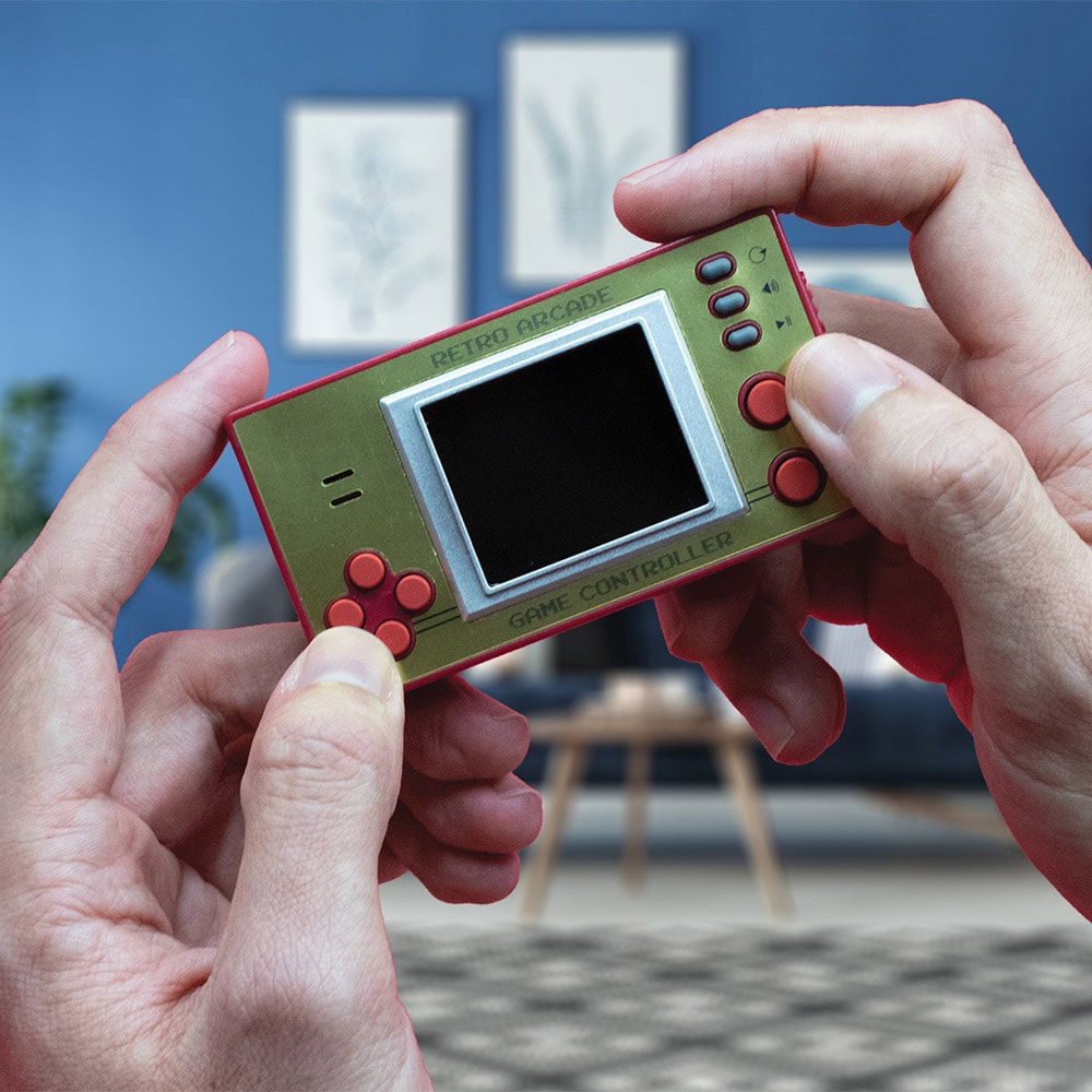 Retro-käsiohjain, jossa on sisäänrakennettu LCD-näyttö ja 150 klassikkopeliä
