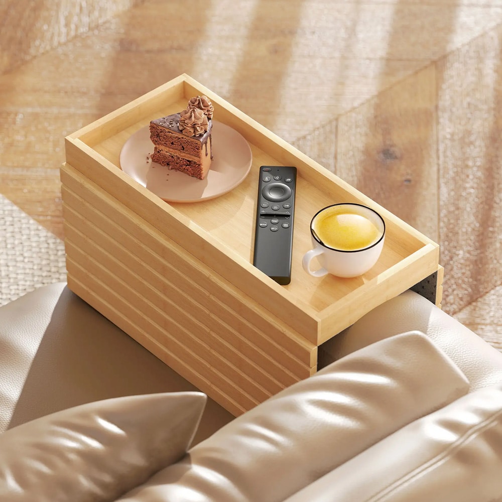 Bambusta valmistettu käsinojan tarjotin sohvalle / sohvatarjotin juomille ja välipaloille / rullaava tarjotin, jossa on liukastumisenestojärjestelmä