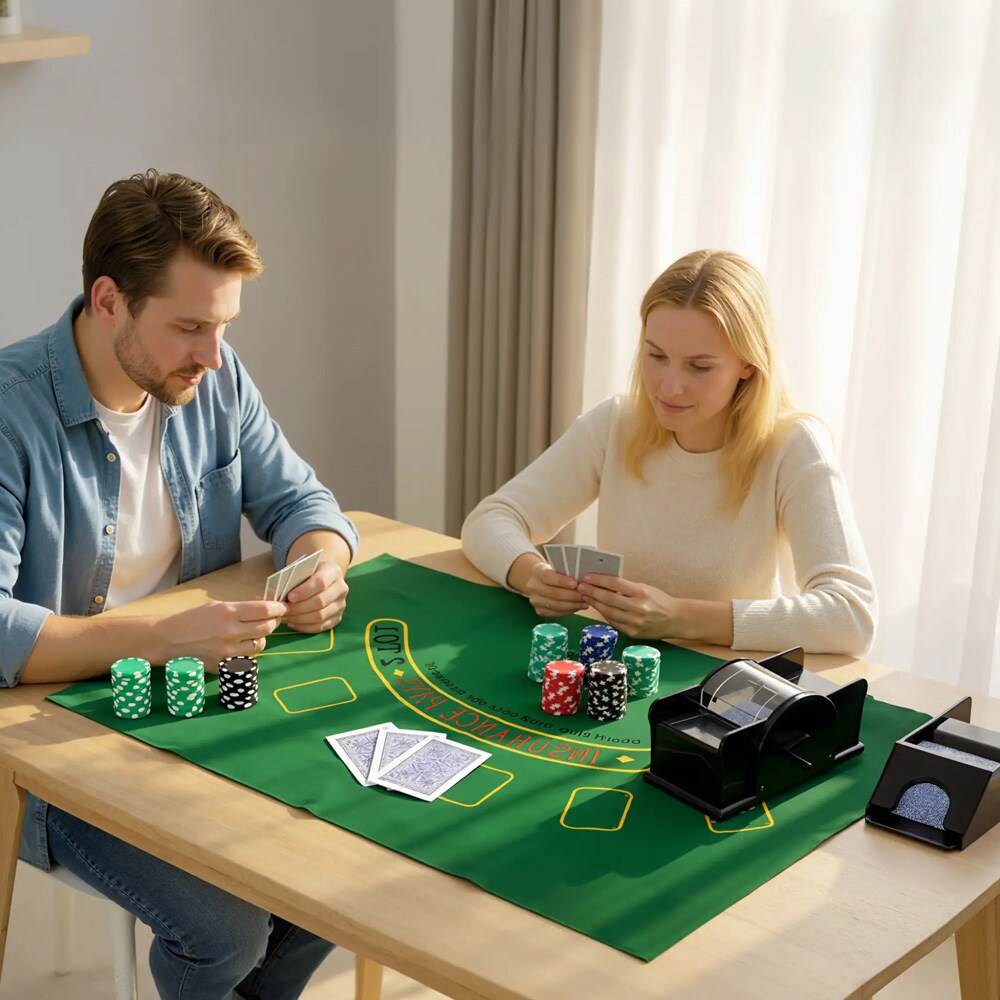 Pokerisetti 300 pelimerkkiä pussi / pokerisetti, jossa kortit ja nopat / Texas Hold'em setti 8 pelaajalle