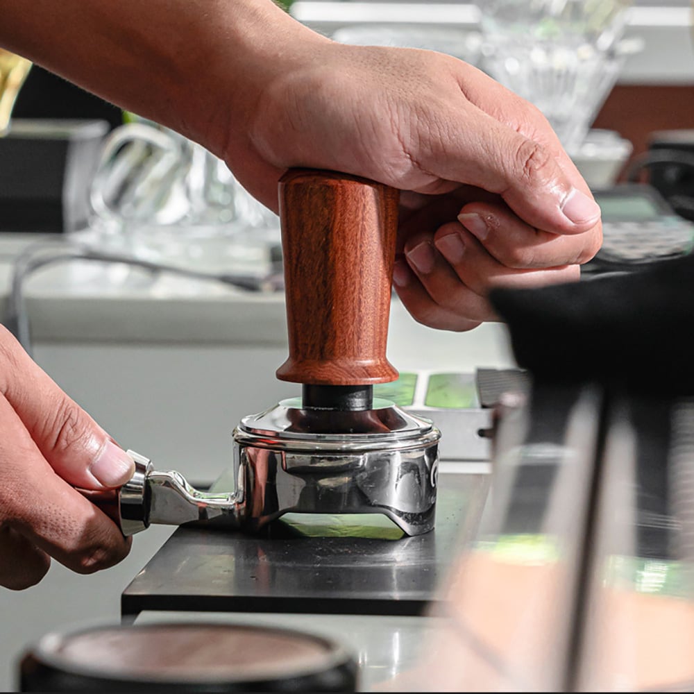 Tamper, puukahvalla, 51 mm / espressotamper, 51 mm / kahvitamper, 51 mm