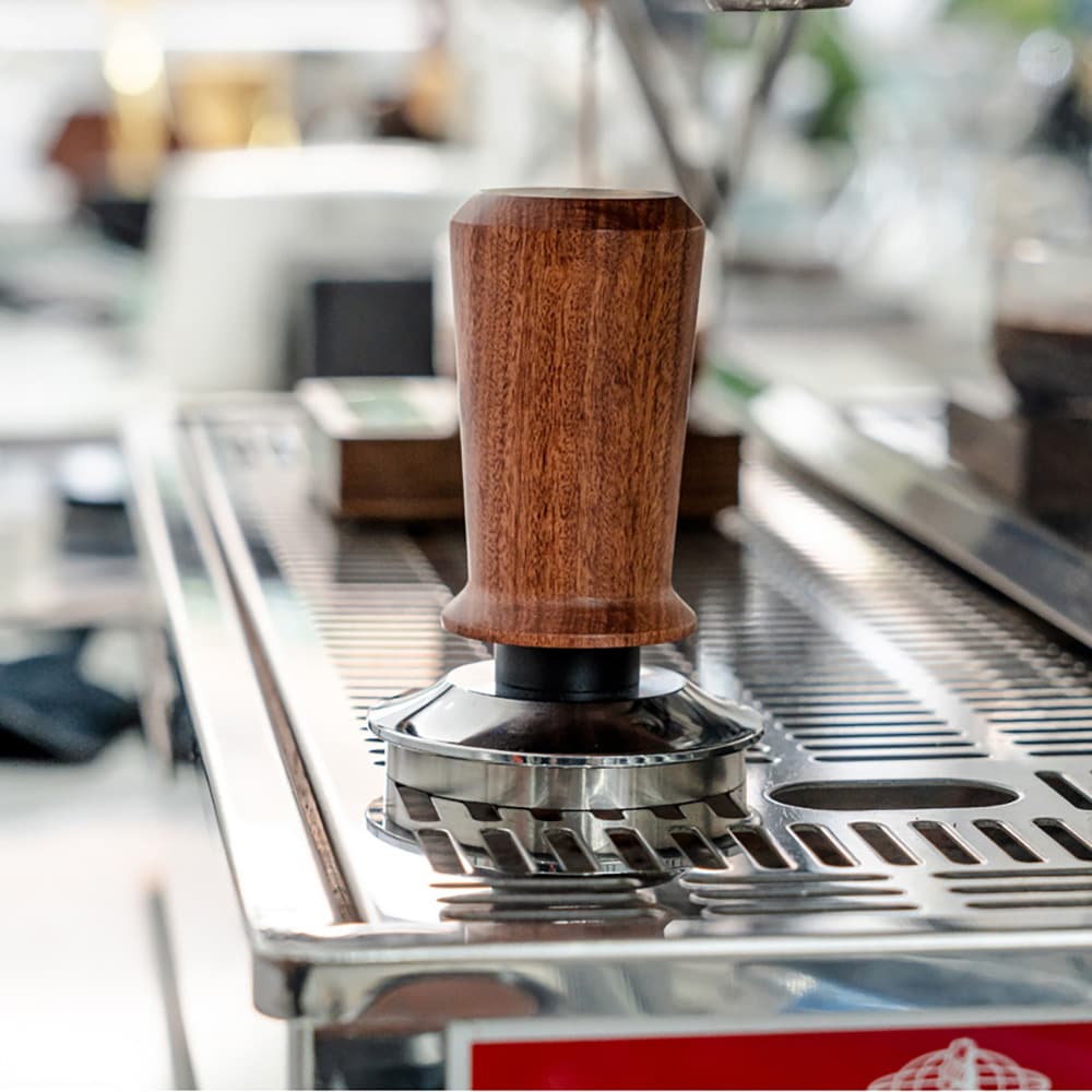 Tamper, puukahvalla, 51 mm / espressotamper, 51 mm / kahvitamper, 51 mm