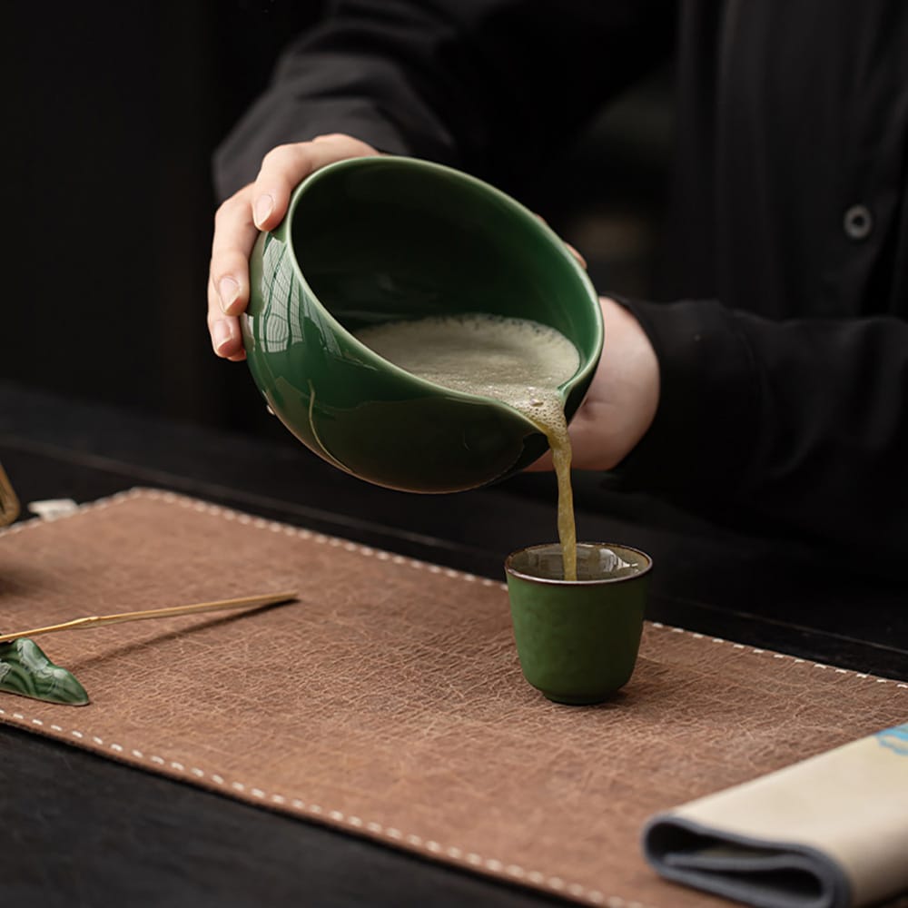 Matcha-teesetti / matcha-setti / matcha-setti, jossa on vispilä ja kulho / matcha-teesetti