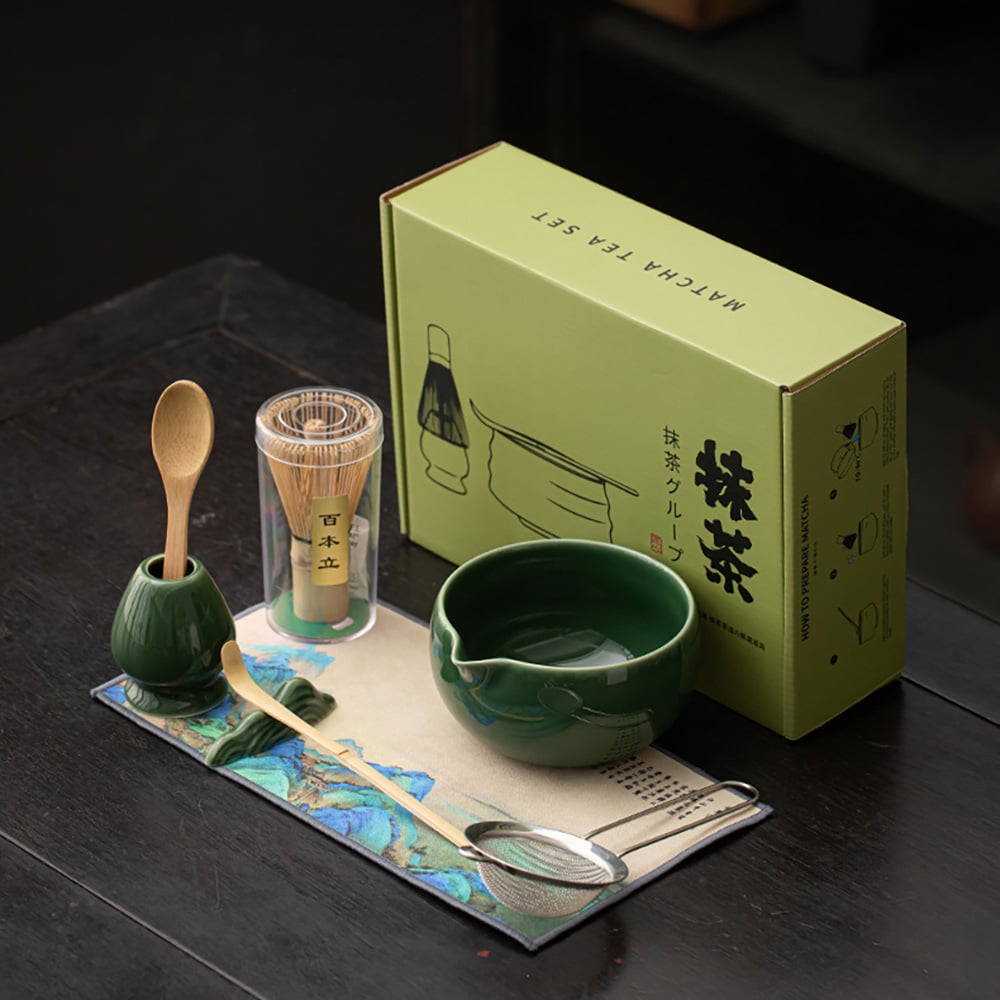 Matcha-teesetti / matcha-setti / matcha-setti, jossa on vispilä ja kulho / matcha-teesetti