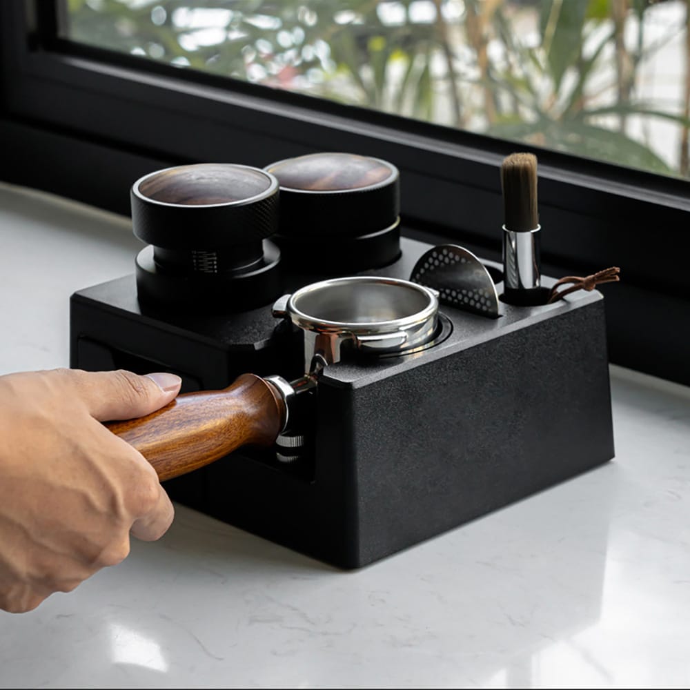 Tamping-asema espressolle 18,4 x 16,2 x 7,5 cm / tamperin pidike / kahvitarvikkeiden pidike