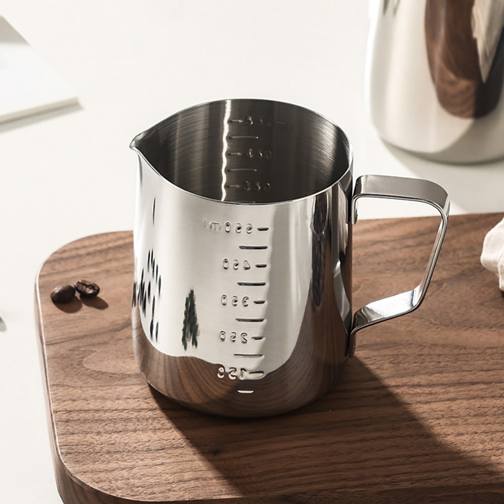 Ruostumattomasta teräksestä valmistettu maidonvaahdotuskannu, 550 ml / Latte art -kannu / Espressokannu