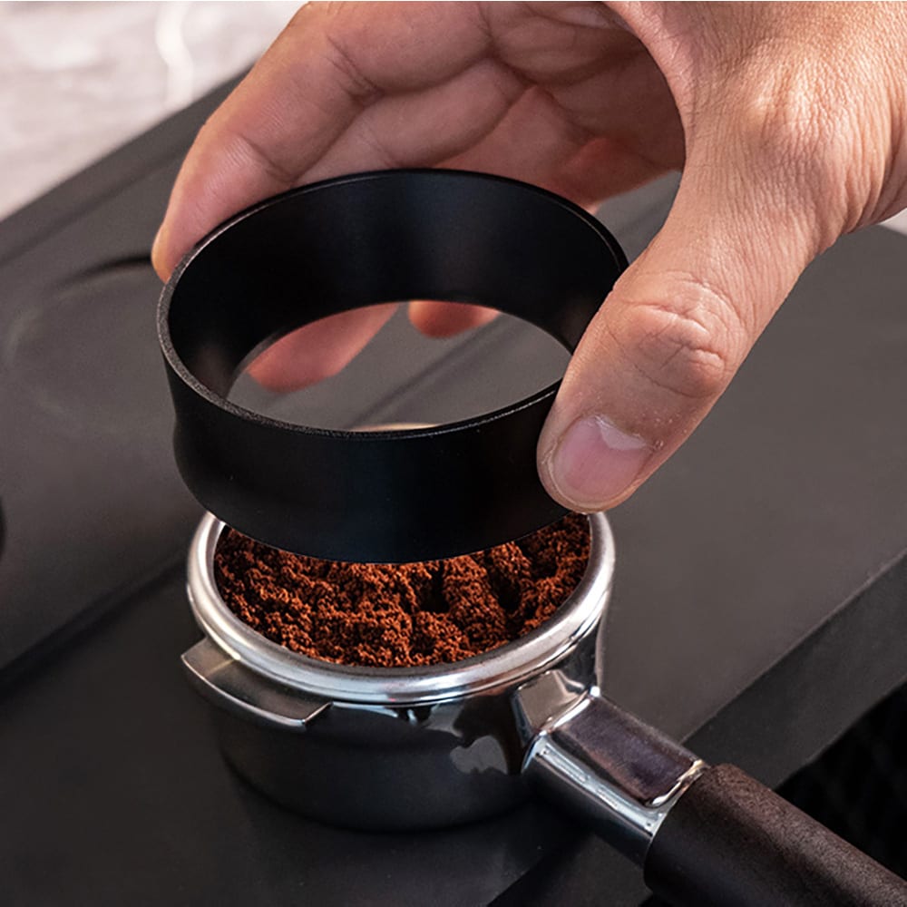 Magneettinen annostelurengas 58 mm – alumiininen annostelukaulus espressoon ja portafilteriin