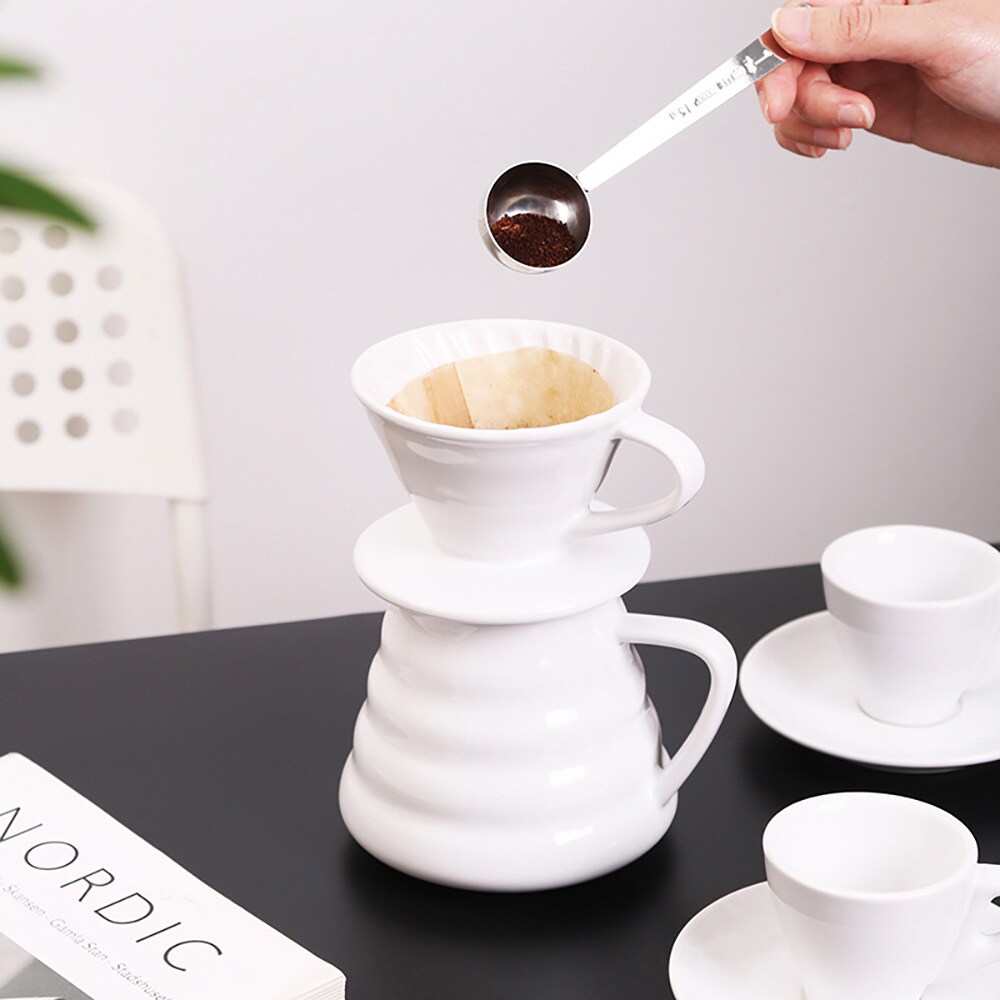 Pour over -kahvisetti keramiikkaa / valkoinen suodatinsuppilo ja kannu / käsinvalmistussarja 1–4 kupille
