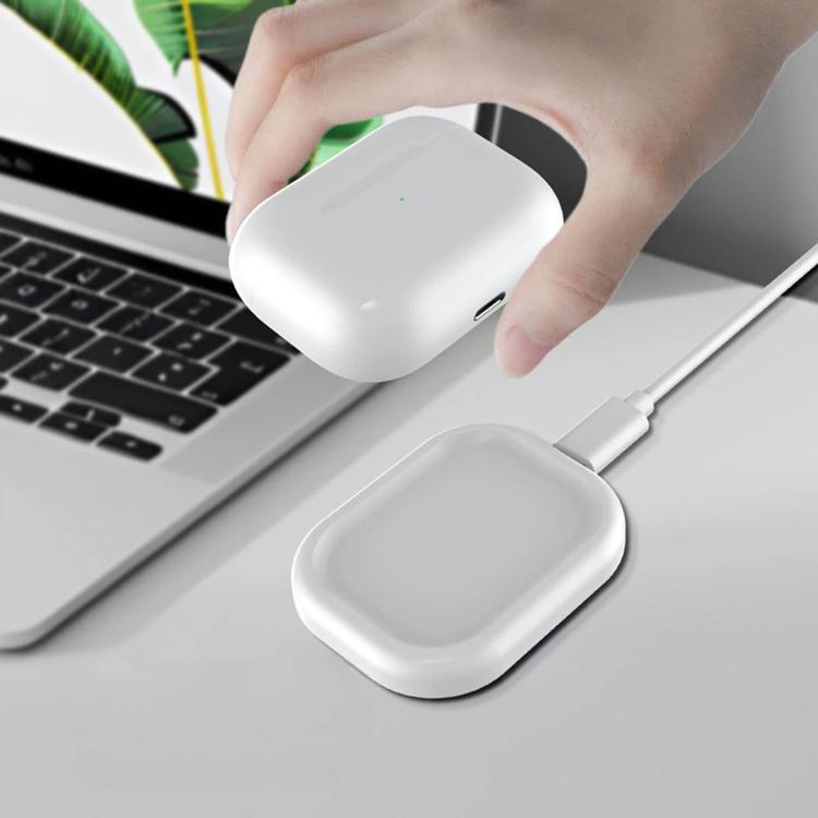 3 W:n langaton USB-C-kuulokelaturi – Valkoinen / Kuulokelaturi / Latausalusta