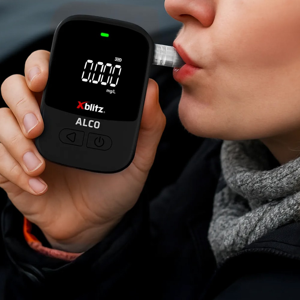 Xblitz ALCO Kompakt -alkometrin / Sähkökemiallinen alkometri / Digitaalinen hengitysalometrin