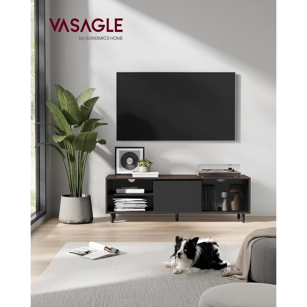TV-taso 140 cm – Ruskea ja musta televisiotaso uritetuilla lasiliukuovilla, säädettävät hyllyt, enintään 60 tuuman TV