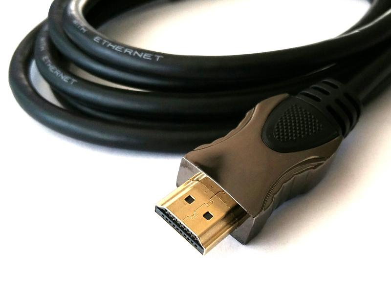 HDMI ULTRA 4K korkean nopeuden Ethernet-kaapelilla (2,0 Metriä)