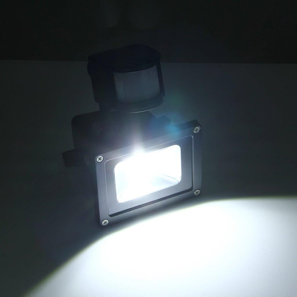 Aurinkoenergialla toimiva LED Lamppu Ulkovalaisin 10W liiketunnistimella