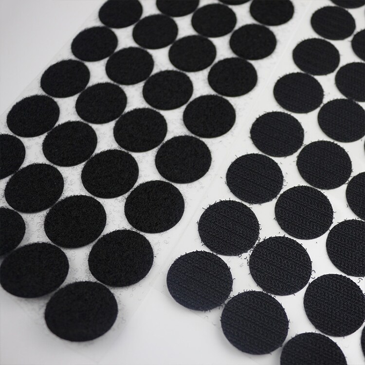 Itseliimautuvat 25mm ympyrät Tarrakiinnityksellä - 100 pakkaus