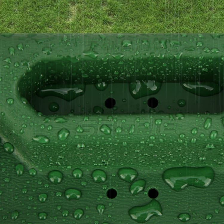 Golflaatikko, johon mahtuu n. 100 palloa, matkapuhelimen pidikkeellä