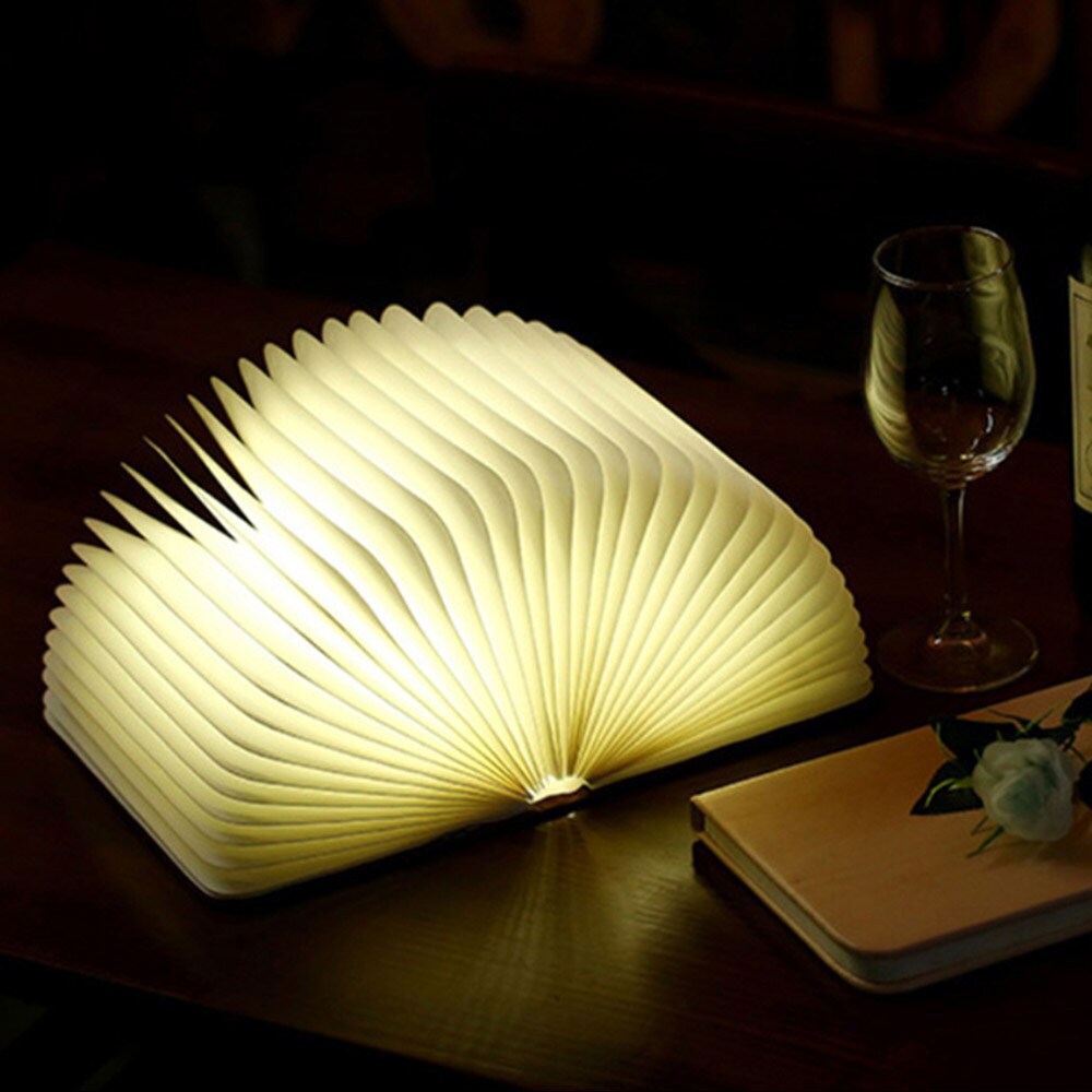 Kirjanmuotoinen LED-lamppu