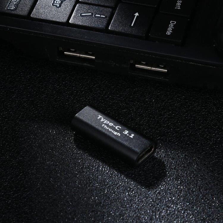 Sovitin USB-C - USB-C-porttiin