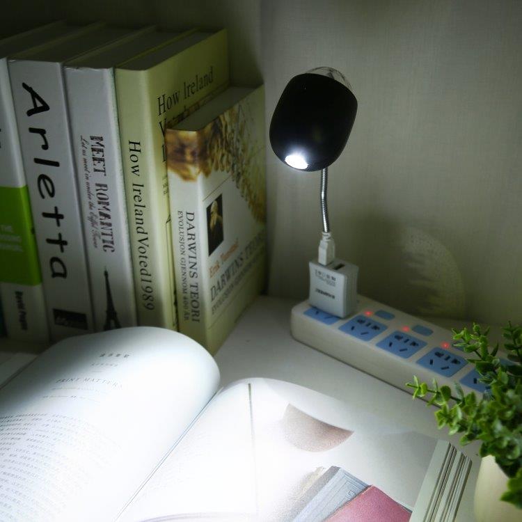 USB-lamppu, jossa värikäs diskovalo ja tavallinen valaistus