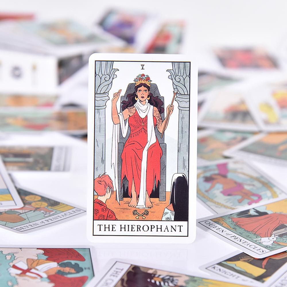 Tarot-kortit moderneilla kuvituksilla