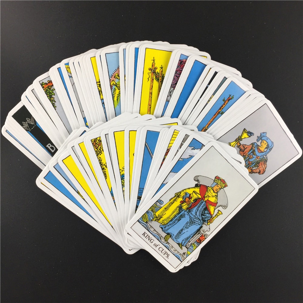 Rider Waite tarotkortit - klassinen tarotpakka, jossa on 78 korttia ja syvä symboliikka