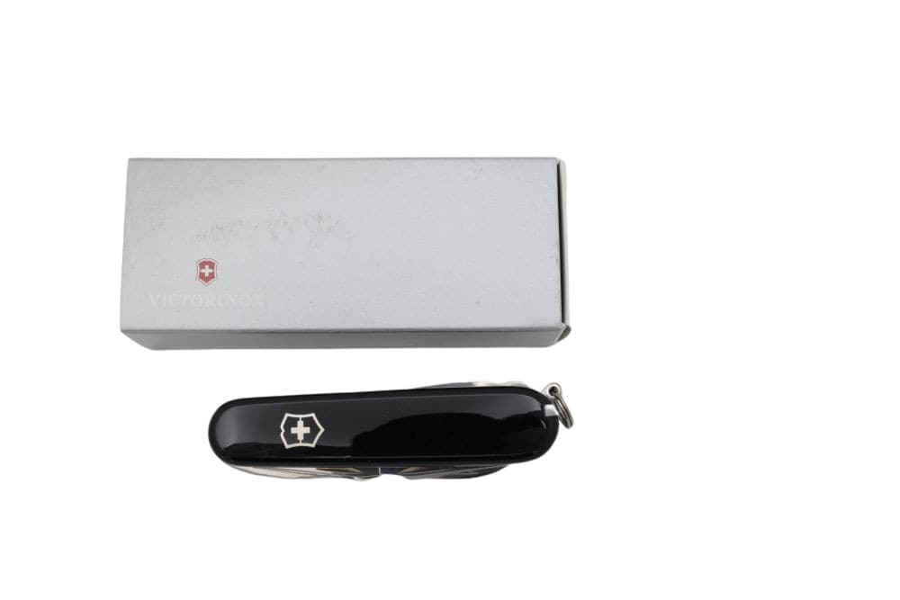 Victorinox V-1.67 95.3 Swiss Champ taskuveitsi, viikset