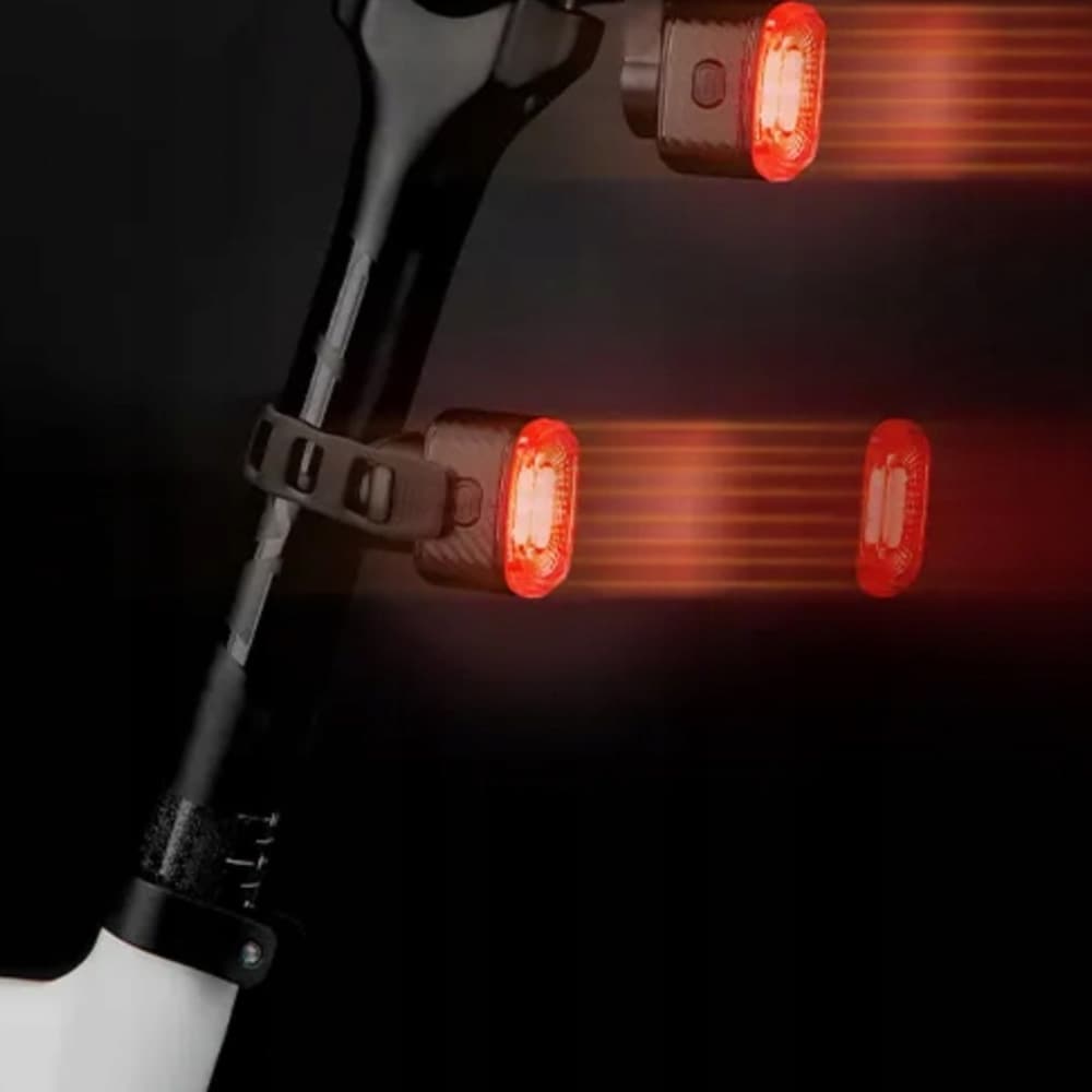 Rockbros Q2S LED-takavalo Smart Stop -järjestelmällä + USB-C - USB-A-kaapeli - musta