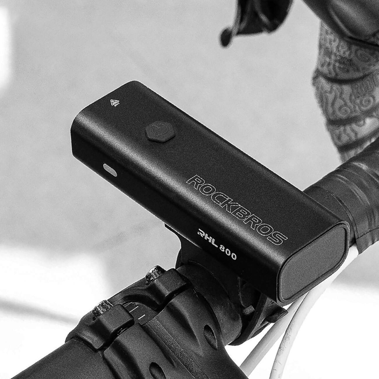 Rockbros 24710012001 polkupyörän etuvalo 800 lm + USB-C - USB-A kaapeli - musta