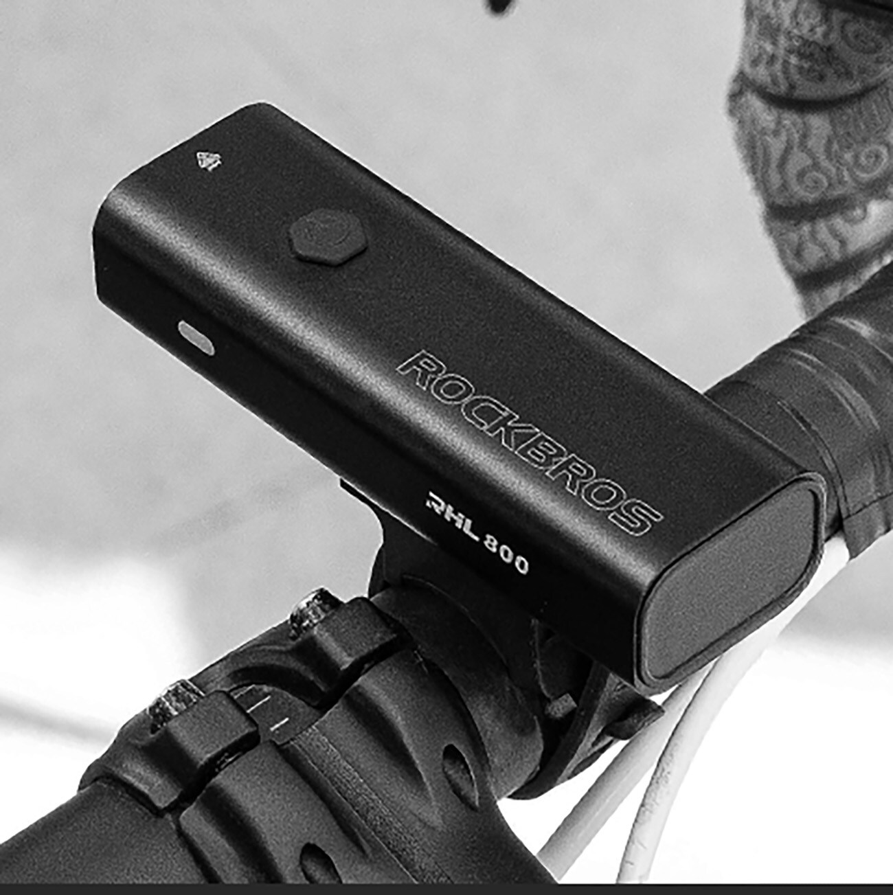 Rockbros 24710012001 polkupyörän etuvalo 800 lm + USB-C - USB-A kaapeli - musta