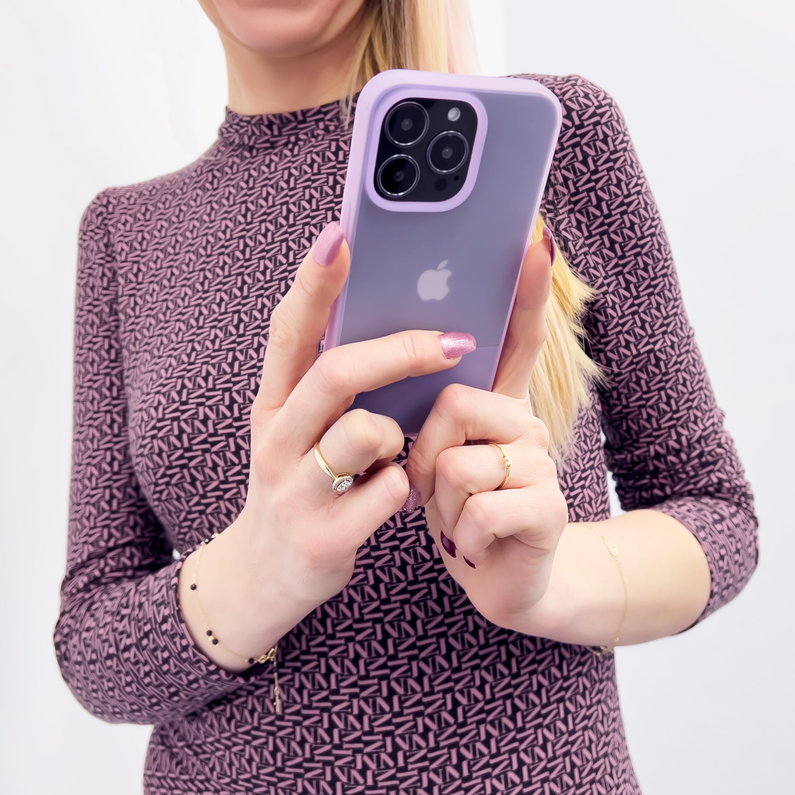 Kingxbar Plain Series tapauksessa kansi iPhone 13 Pro silikoni tapauksessa violetti