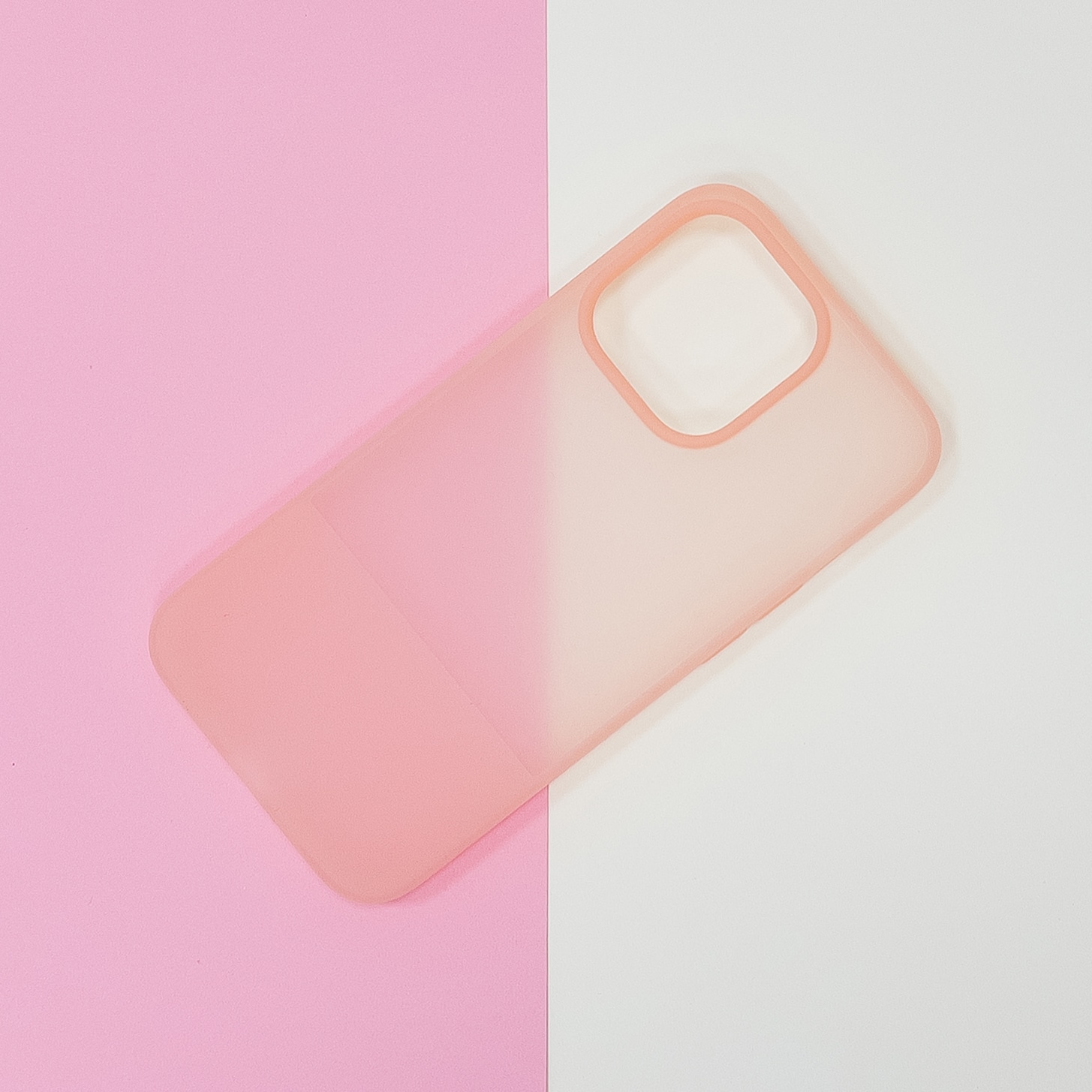 Kingxbar Plain Series tapauksessa kansi iPhone 13 Pro silikoni tapauksessa violetti