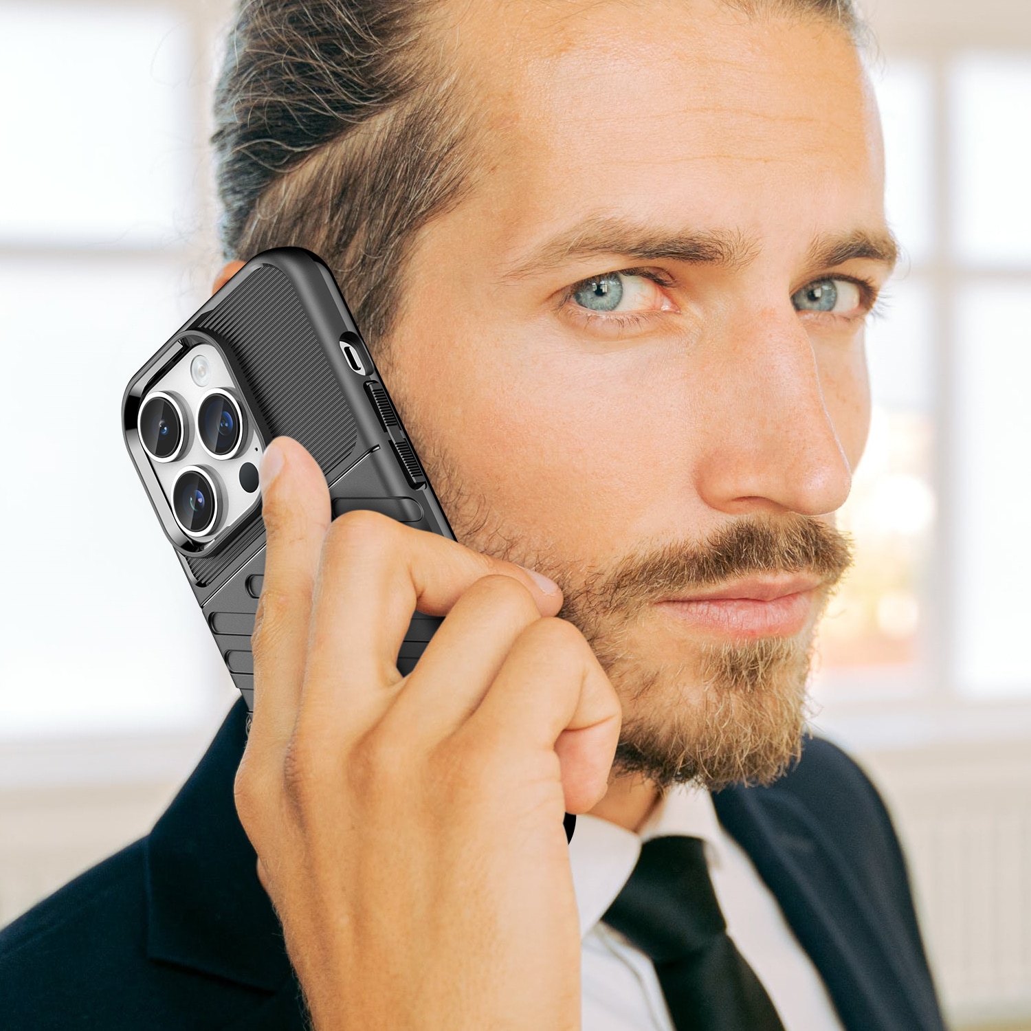 Thunder Case iPhone 14 Pro Max panssaroitu kotelo musta