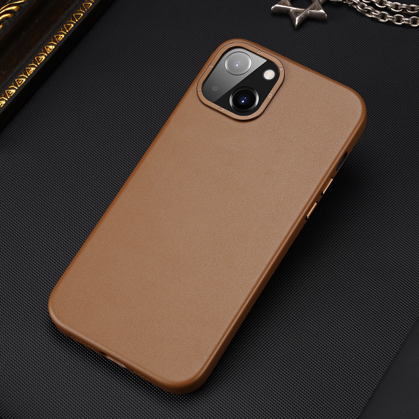 Dux Ducis Grit Leather Case for iPhone 14 Plus - Elegantti Faux Leather, MagSafe, Brown