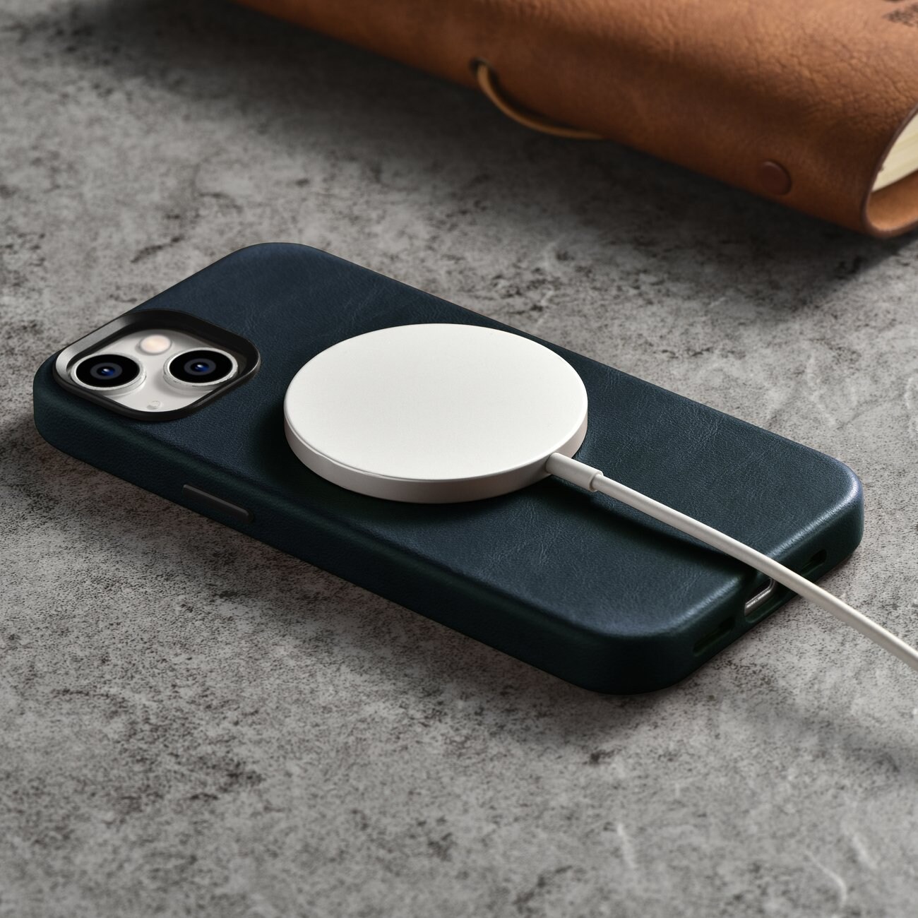iCarer Premium Öljyvaha Nahkakotelo iPhone 14 Plus Magneettinen MagSafe tummansininen
