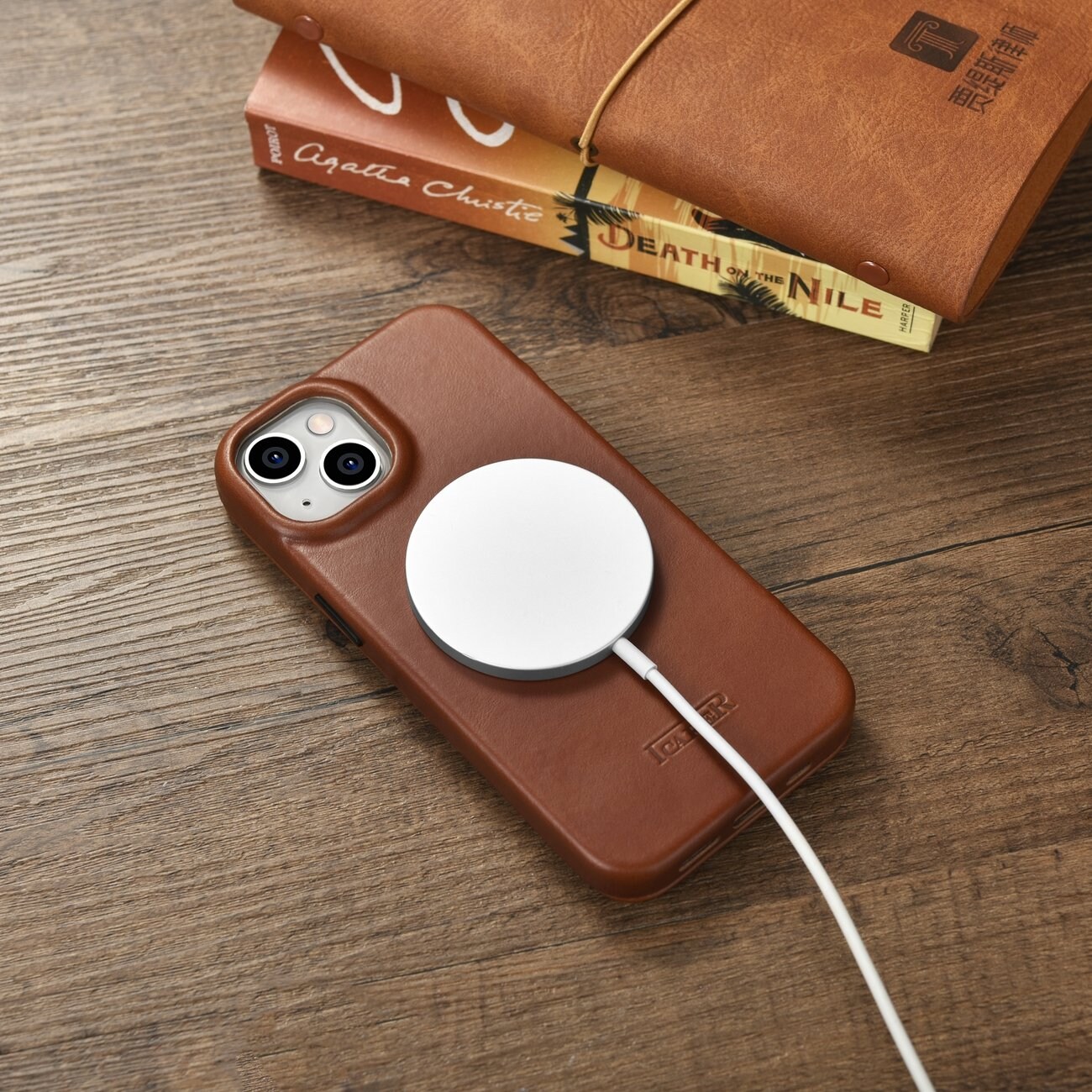 iCarer CE Öljyvaha Premium Nahka Folio Case iPhone 14 Plus magneettisella flipillä MagSafe ruskea