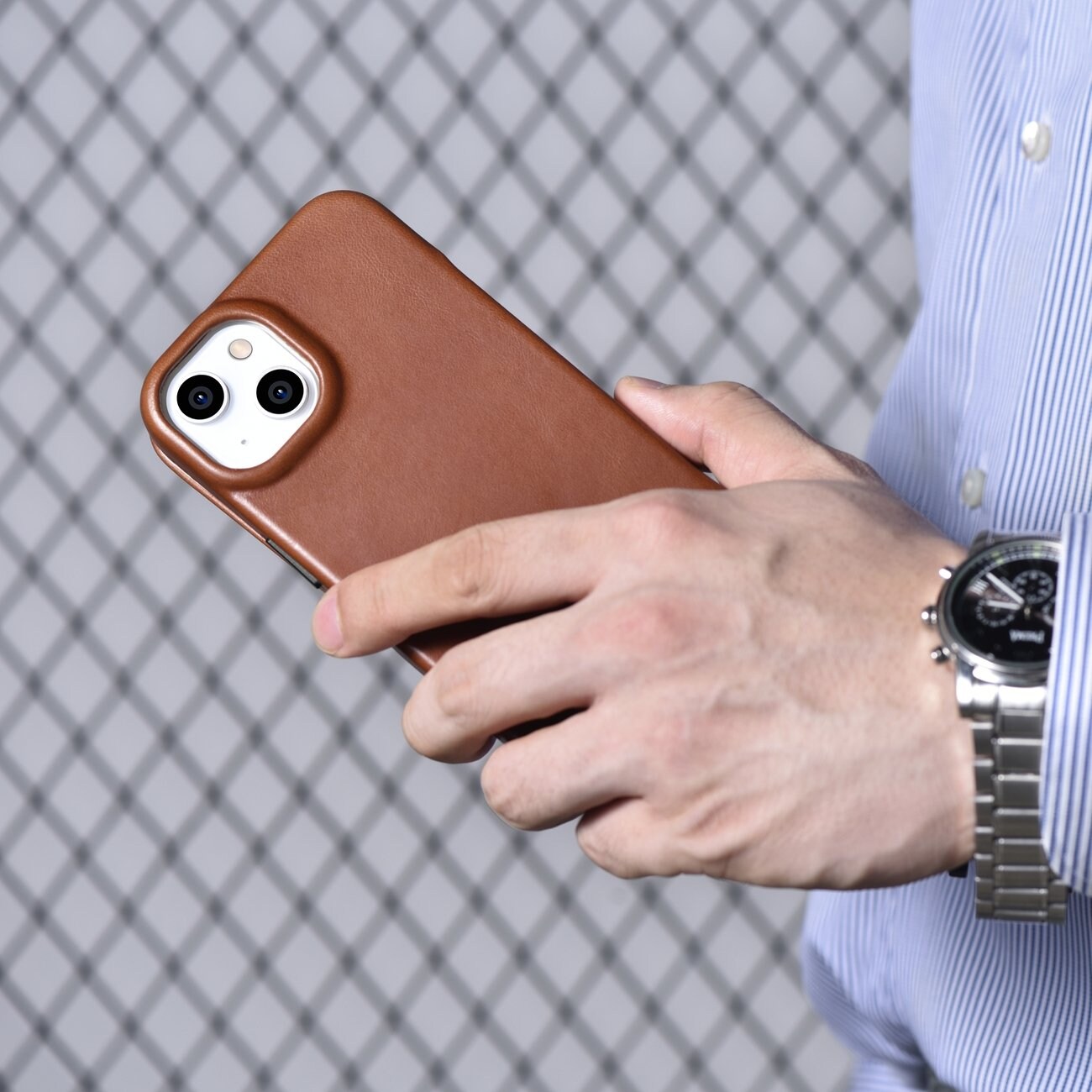 iCarer CE Öljyvaha Premium Nahka Folio Case iPhone 14 Plus magneettisella flipillä MagSafe ruskea