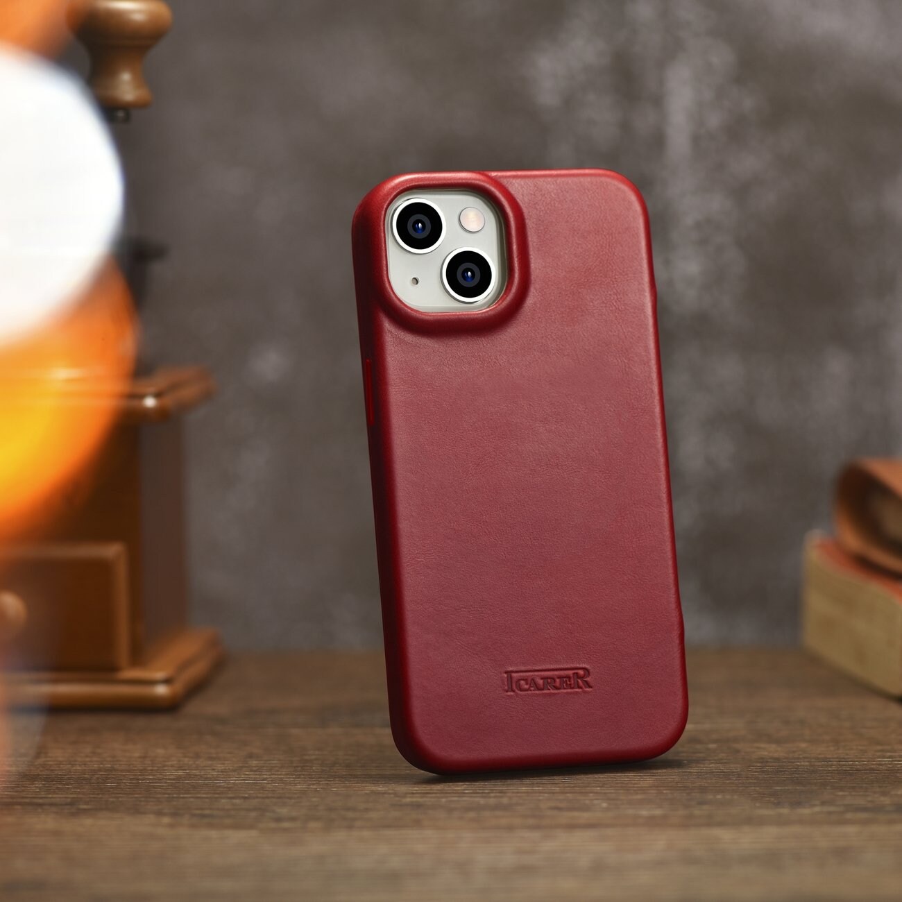 iCarer Premium Nahka Folio Case iPhone 14 Plus Magneettinen Flip MagSafe Punainen (AKI14220707-RD)