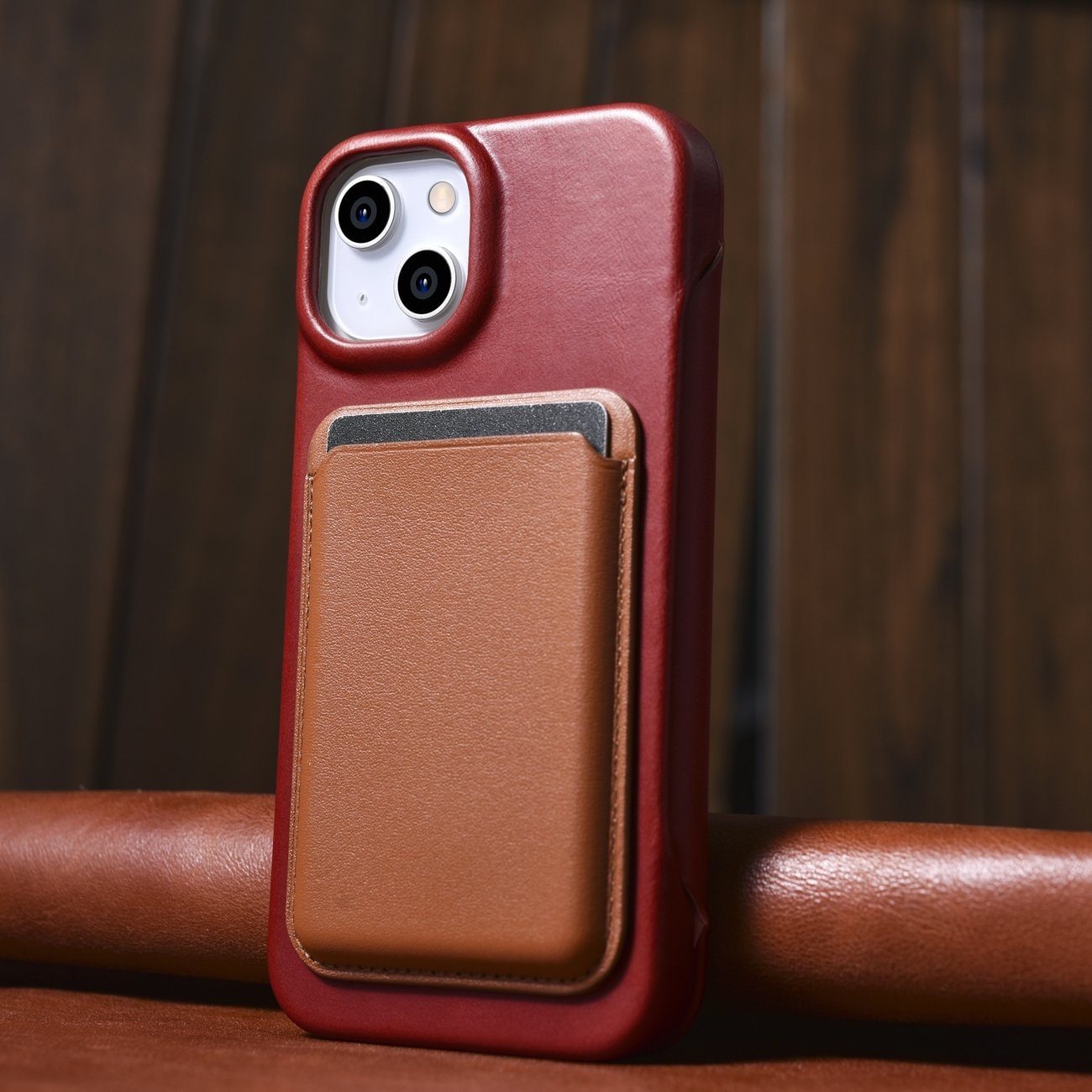 iCarer Premium Nahka Folio Case iPhone 14 Plus Magneettinen Flip MagSafe Punainen (AKI14220707-RD)