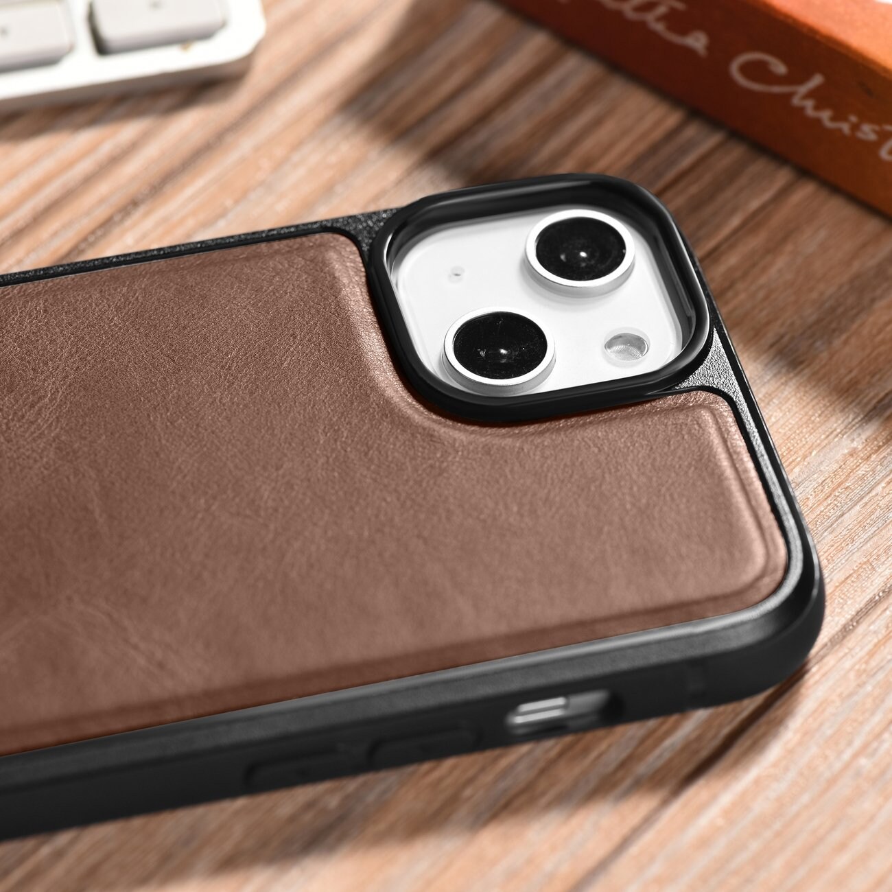 iCarer Nahka Öljyvaha Kotelo iPhone 14 Plus (MagSafe) Ruskea (WMI14220719-BN)