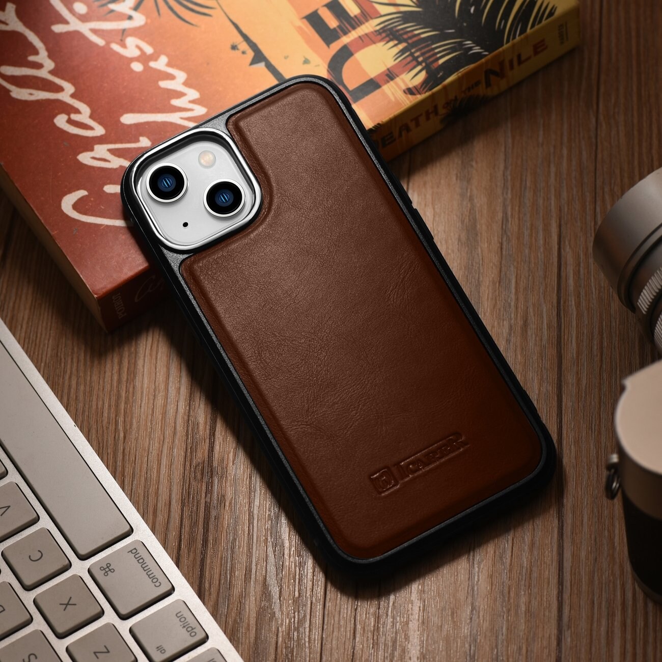 iCarer Nahka Öljyvaha Kotelo iPhone 14 Plus (MagSafe) Ruskea (WMI14220719-BN)