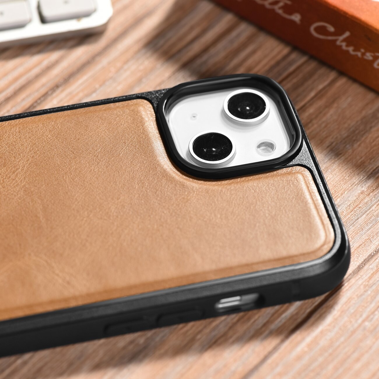 iCarer Nahka Öljyvaha kotelo päällystetty luonnon nahkaa iPhone 14 Plus ruskea (WMI14220719-TN)