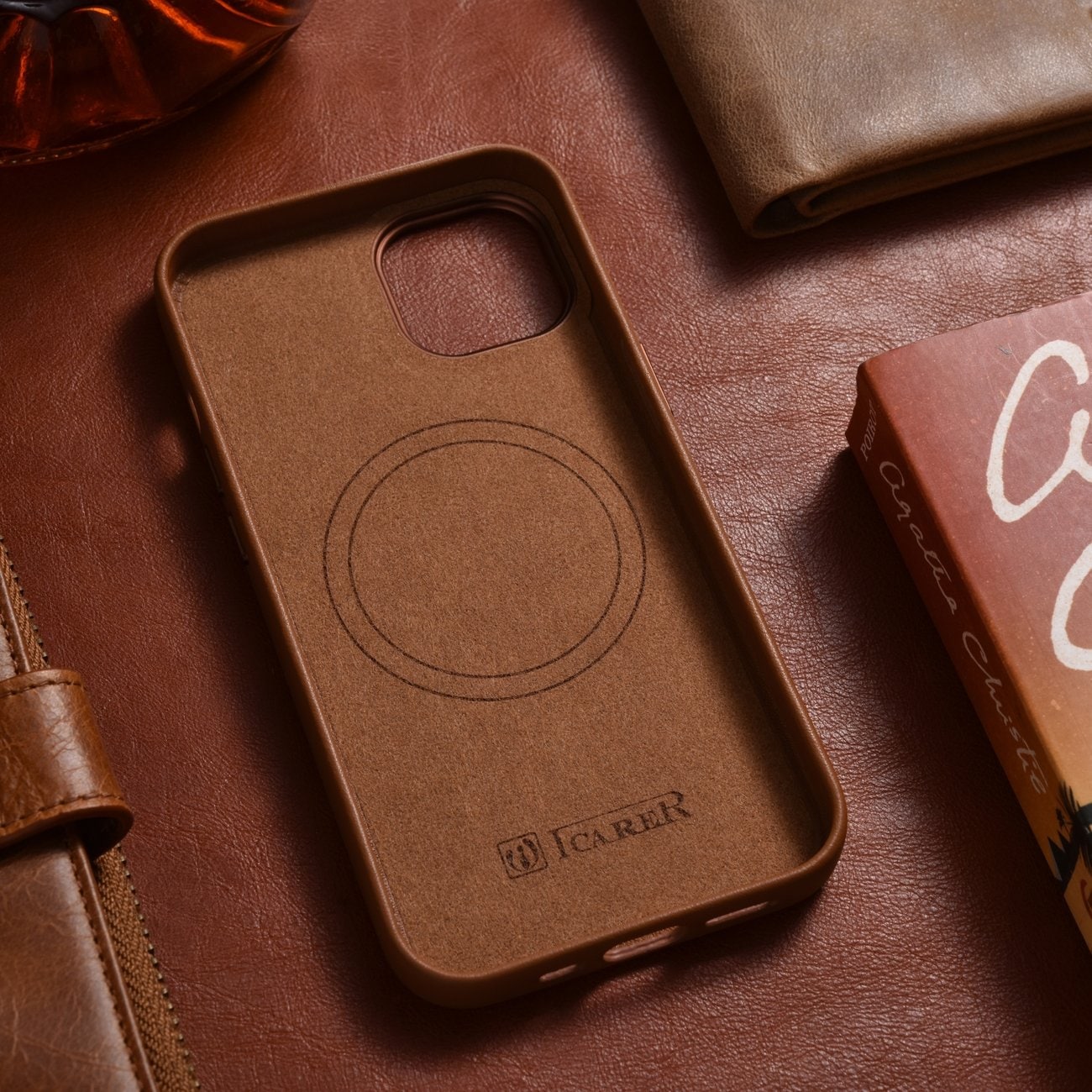 iCarer Kotelo Nahka Kotelo Cover for iPhone 14 Plus Brown (MagSafe yhteensopiva)