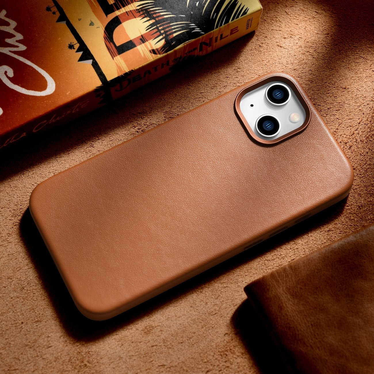 iCarer Kotelo Nahka Kotelo Cover for iPhone 14 Plus Brown (MagSafe yhteensopiva)