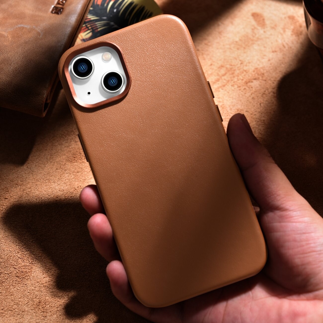 iCarer Kotelo Nahka Kotelo Cover for iPhone 14 Plus Brown (MagSafe yhteensopiva)