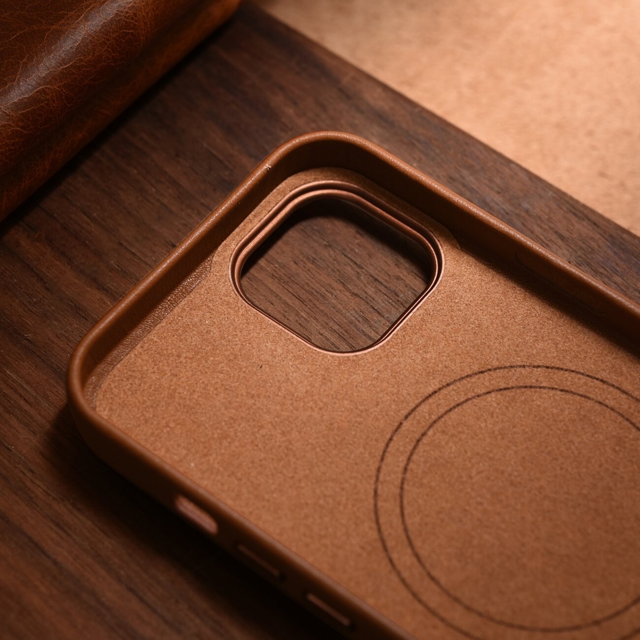 iCarer Kotelo Nahka Kotelo Cover for iPhone 14 Plus Brown (MagSafe yhteensopiva)